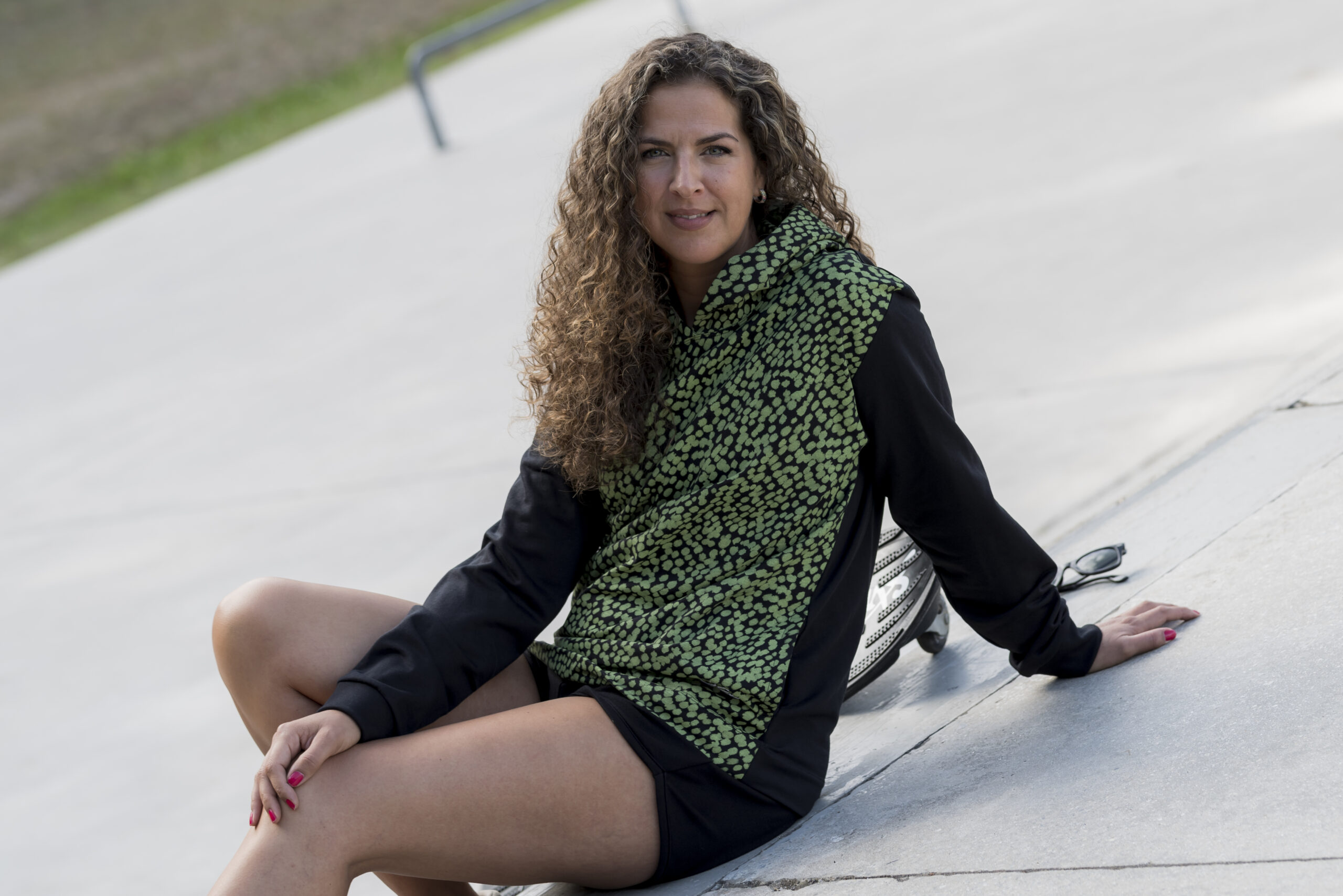 SUDADERA CAPUCHA ESTAMPADA