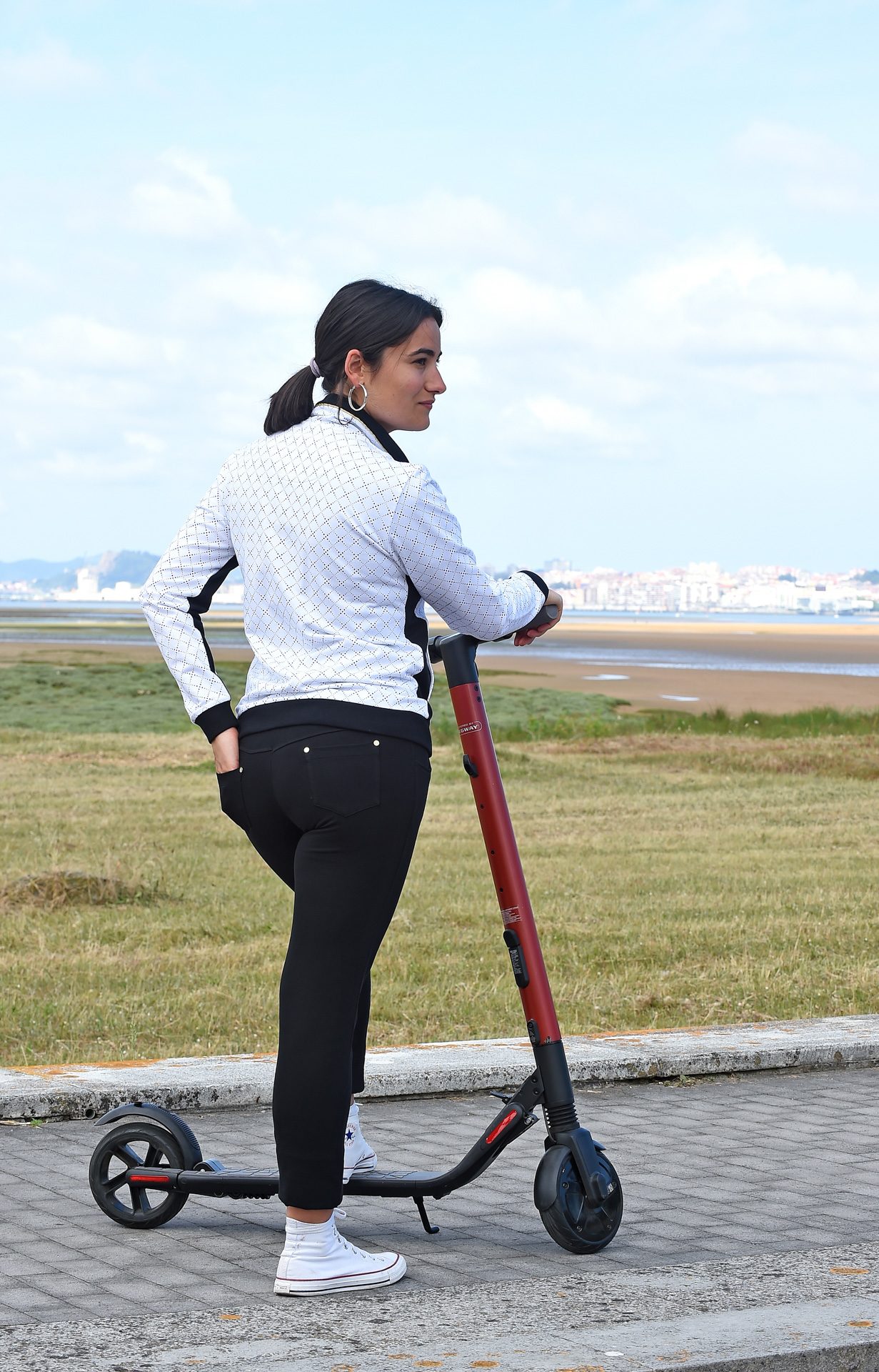 PANTALÓN PITILLO BOLSILLOS TRASEROS INVIERNO