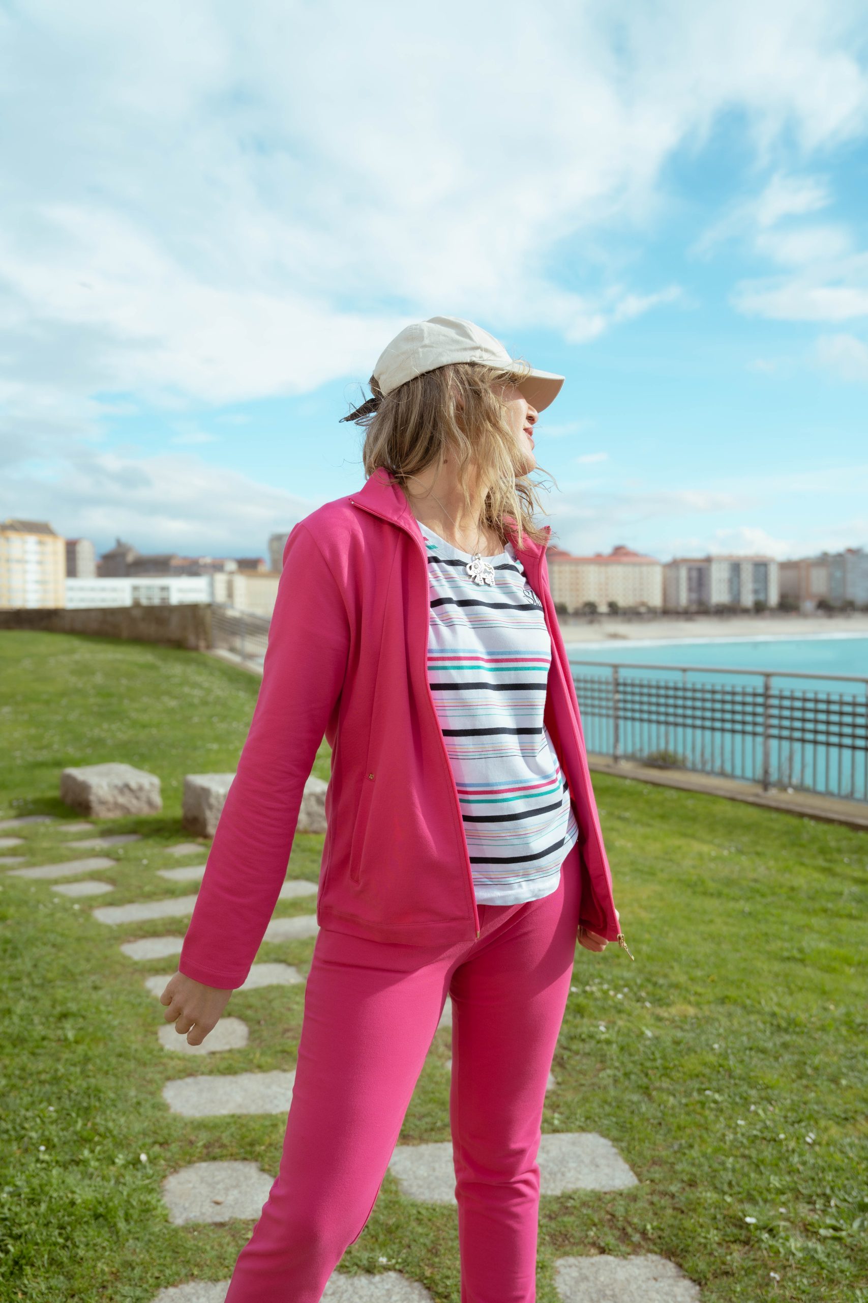 CHAQUETA VERANO CON PINZA PRINCESA - Imagen 3