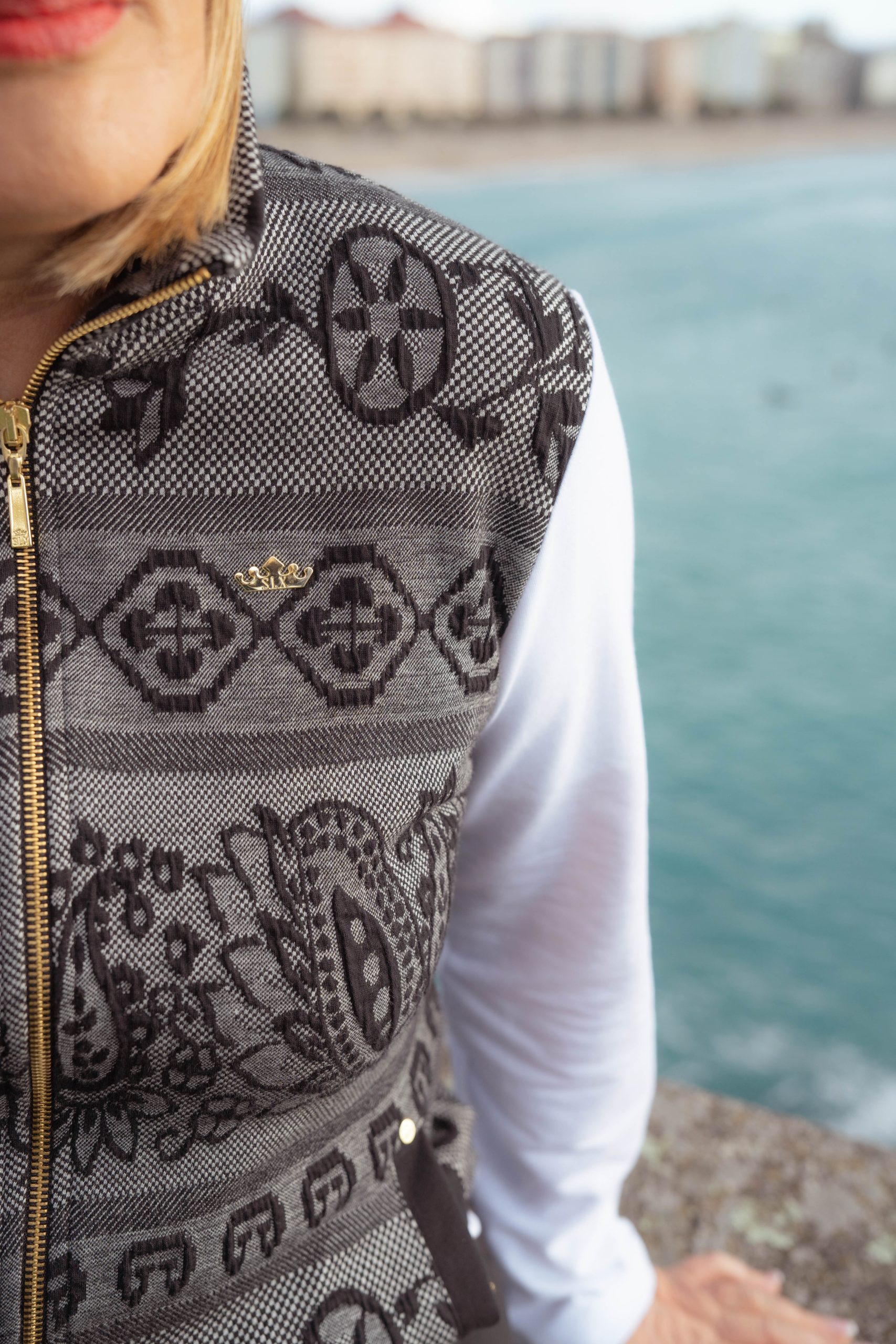 CHAQUETA JACQUARD ESTAMPADA - Imagen 2