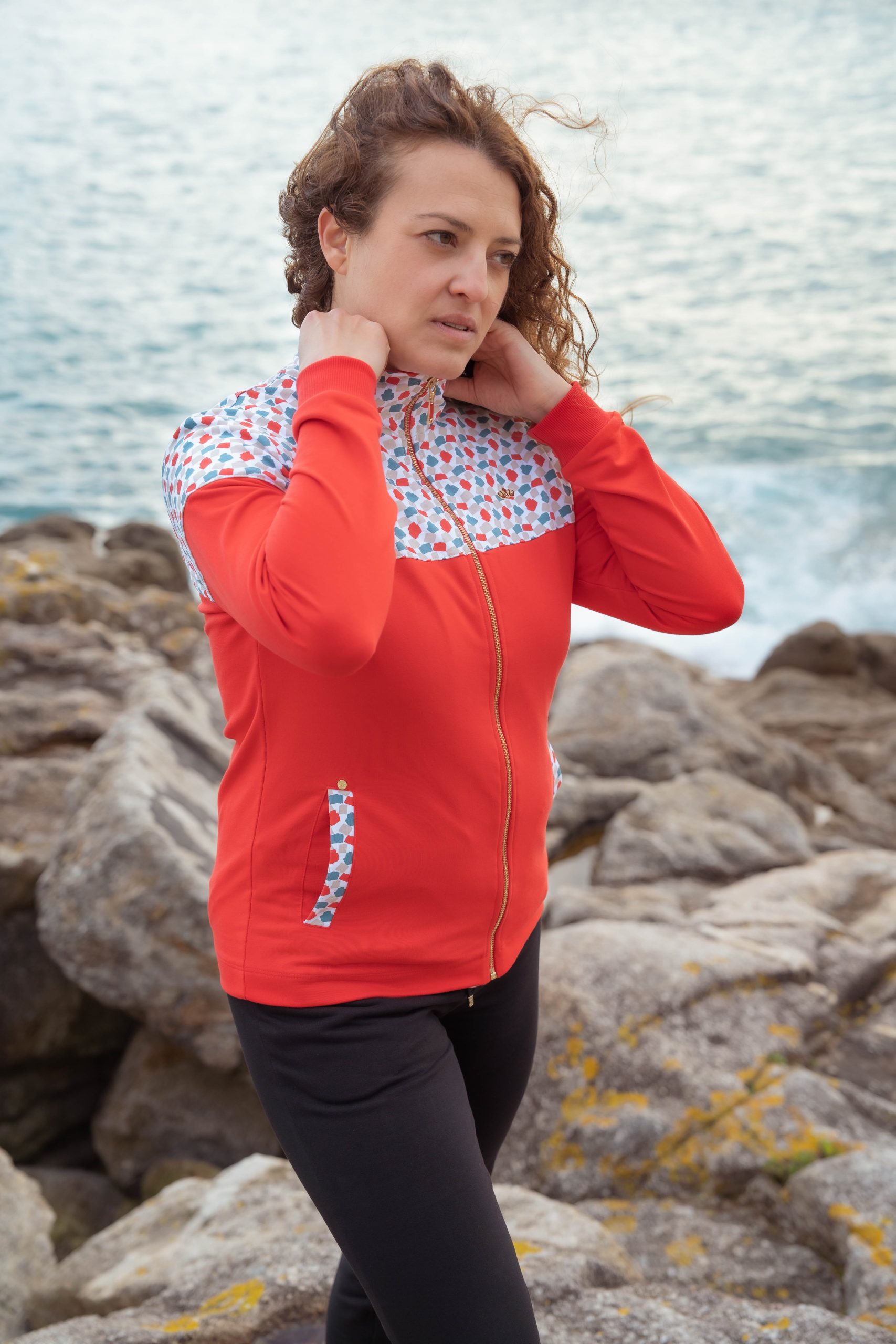 CHAQUETA ESTAMPADO PINTAS SIN CINTURA - Imagen 3