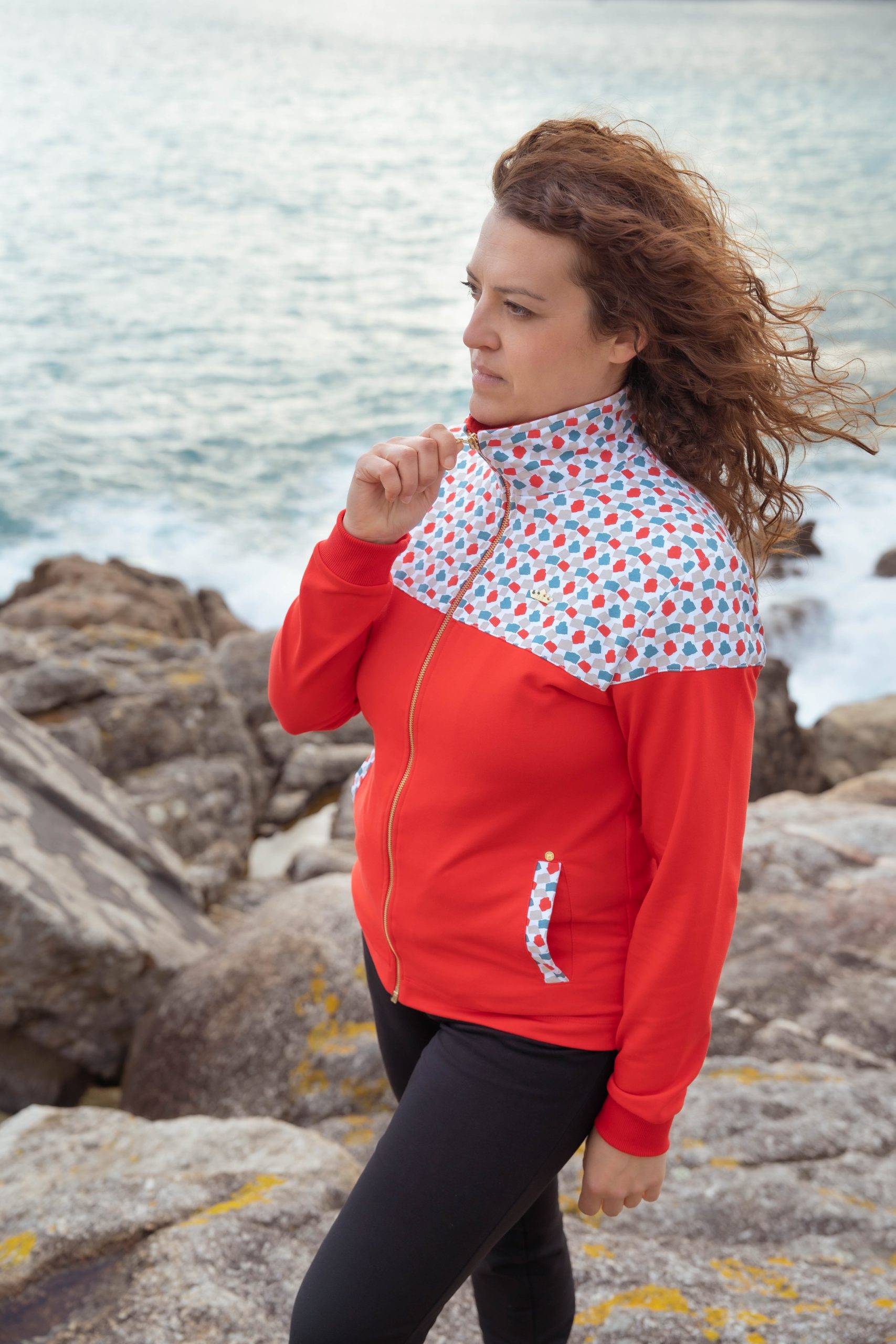 CHAQUETA ESTAMPADO PINTAS SIN CINTURA - Imagen 2