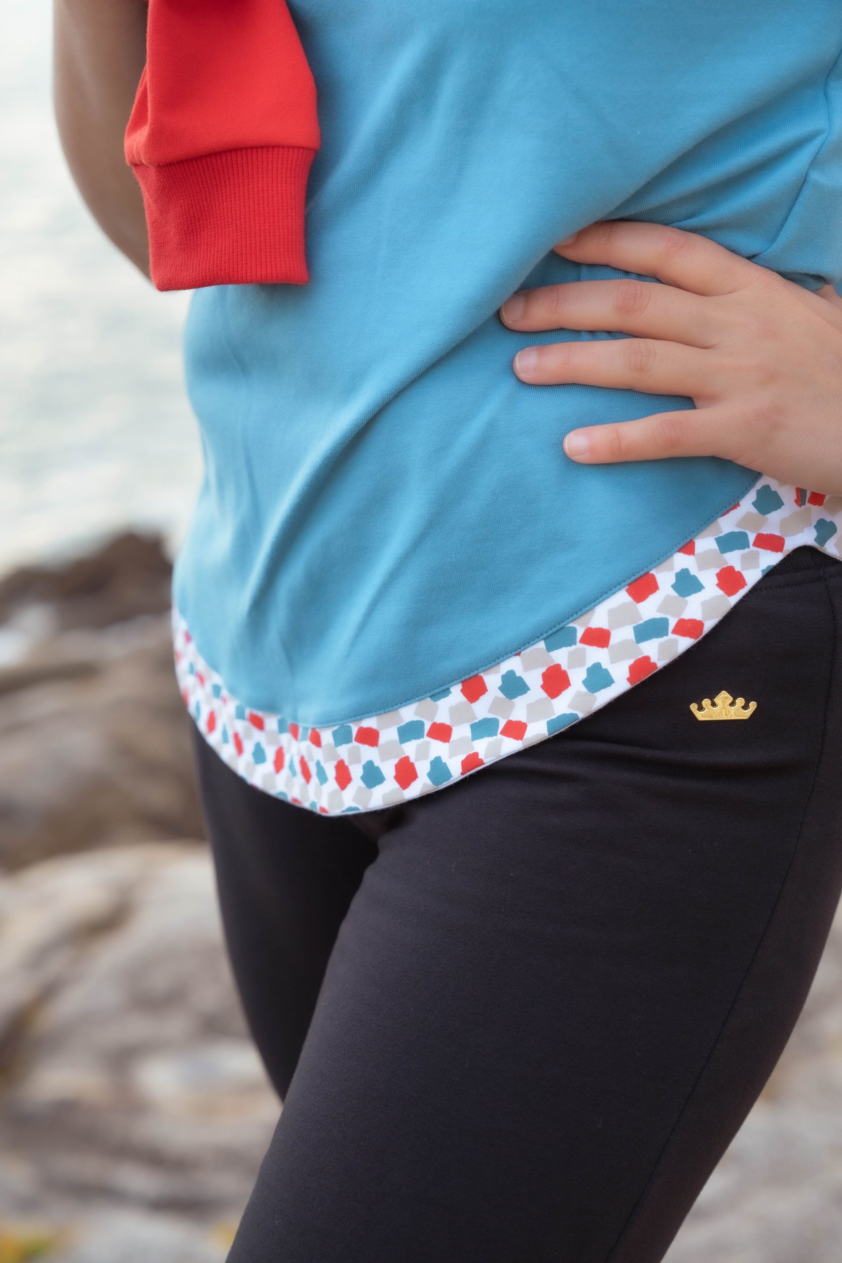 CAMISETA CINTURA DE PINTAS COLORES - Imagen 2