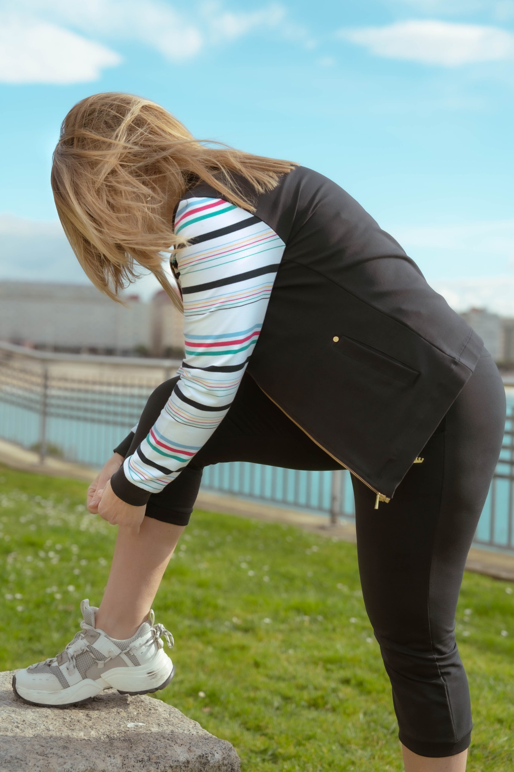 CHAQUETA CON MANGA DE RAYAS - Imagen 2