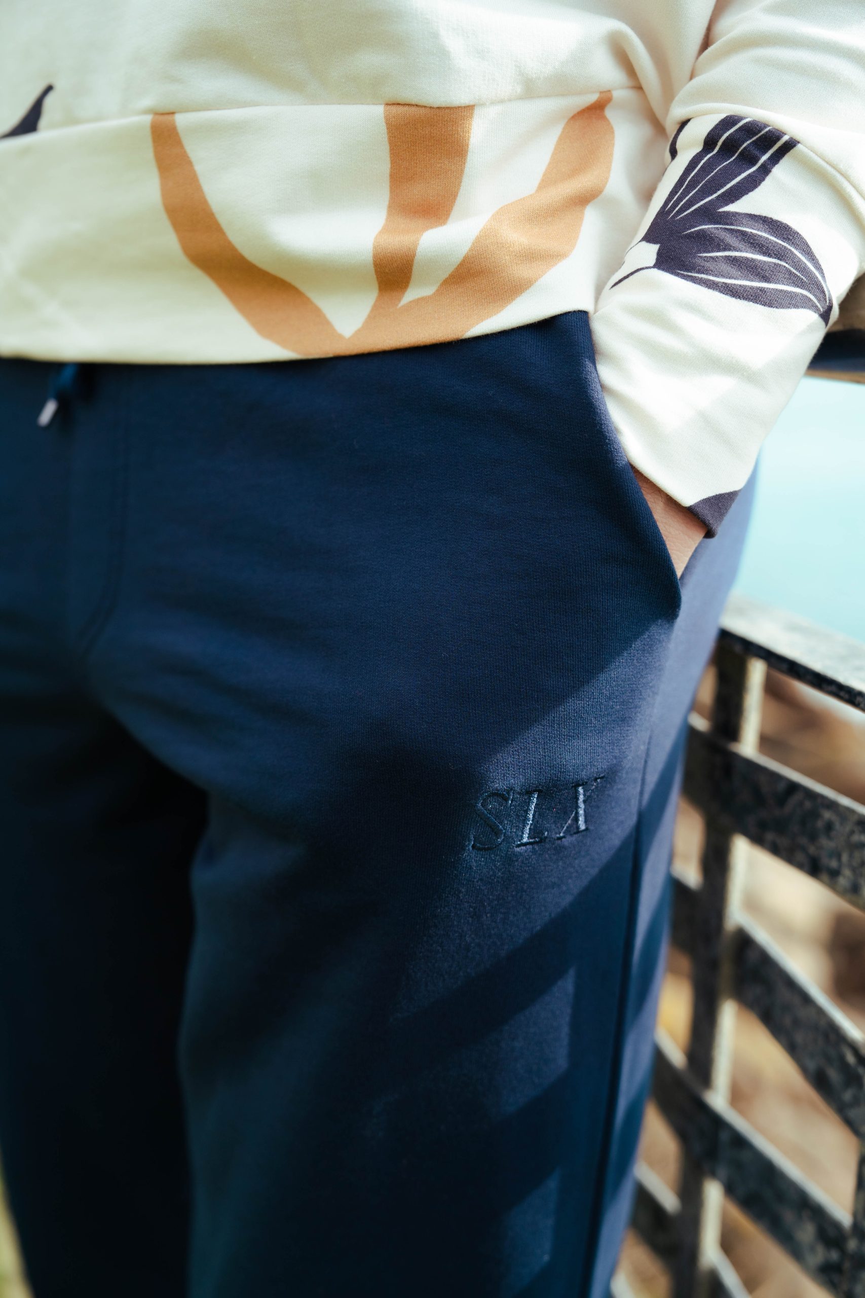 PANTALON DE HOMBRE VERANO CON PUÑO - Imagen 3