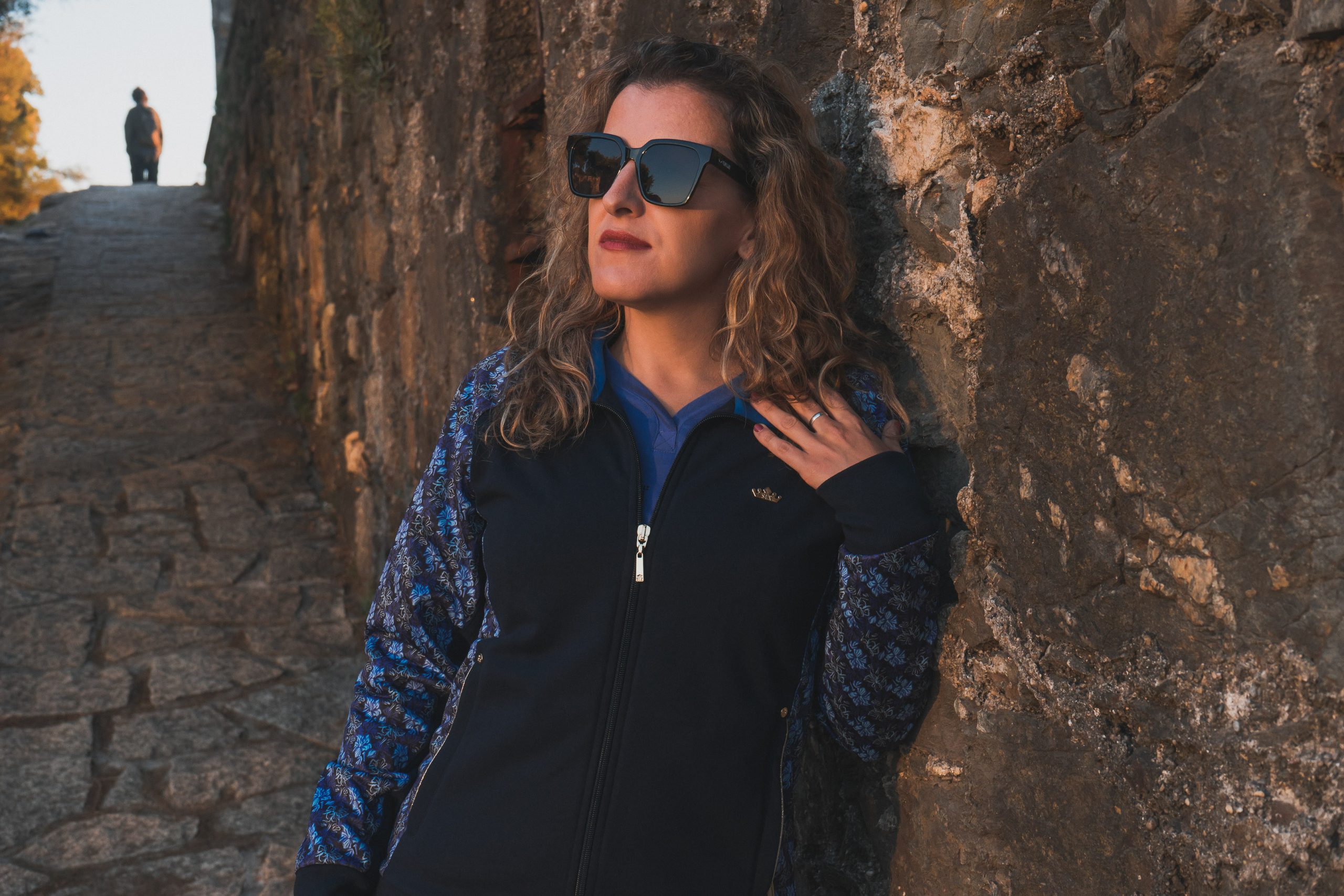 CAMISETA INVIERNO CON CUELLO CURVO - Imagen 2