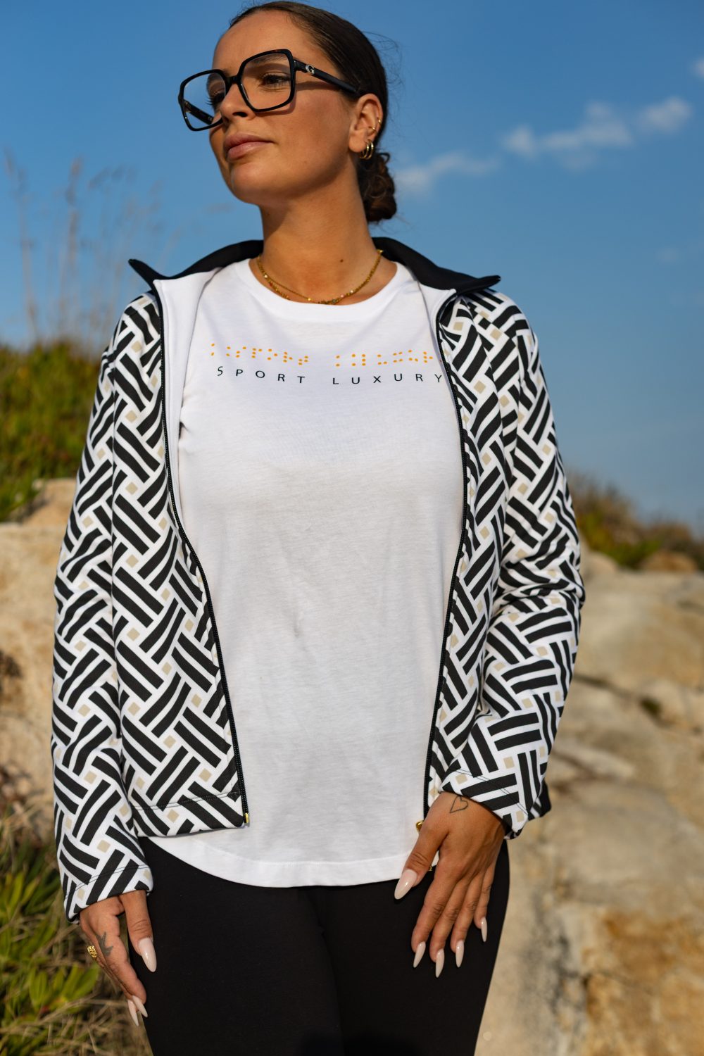 CHAQUETA GEOMETRIA COSTADILLOS NEGRO - Imagen 2