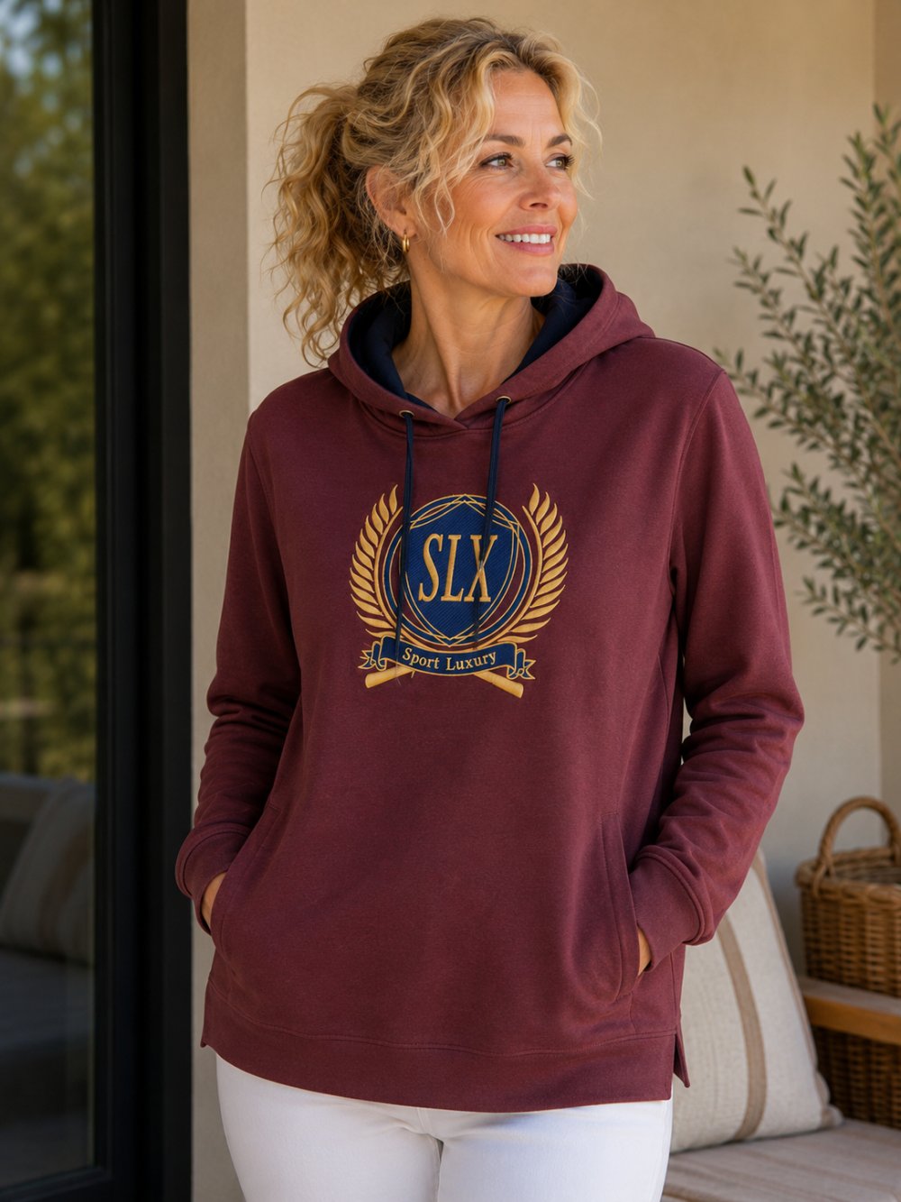 Sudadera invierno con capucha mujer slx y logo bordad
